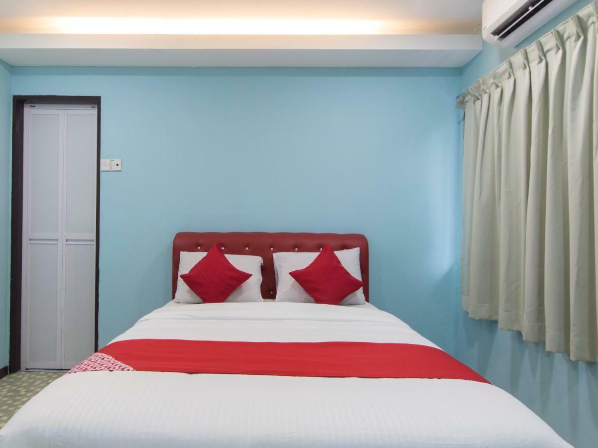 Oyo 1136 Pd Star Hotel Port Dickson Exterior photo